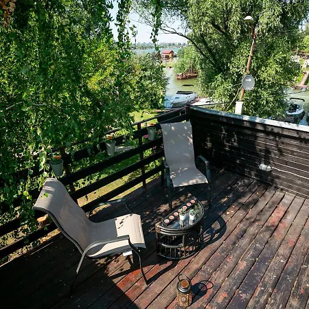 Marine House Makis Ledine