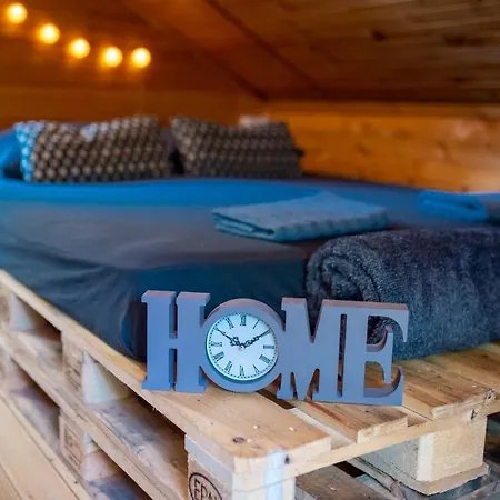 Marine House Makis * Ledine