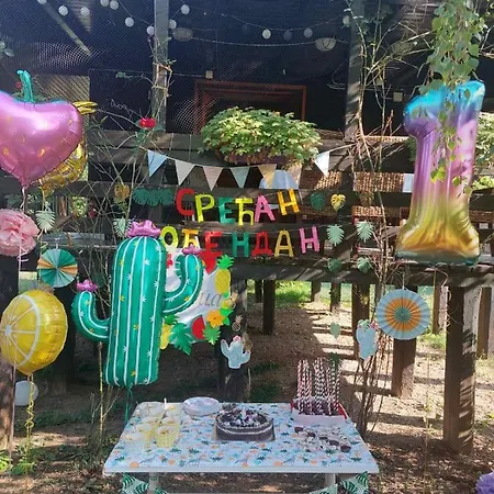 Marine House Makis * Ledine